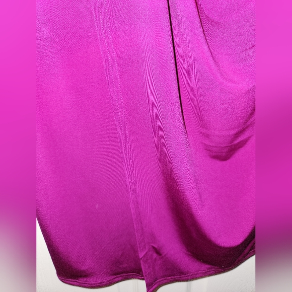 Never worn, figure flattering Rachel Roy vibrant magenta midi dress w draping. - Picture 3 of 5